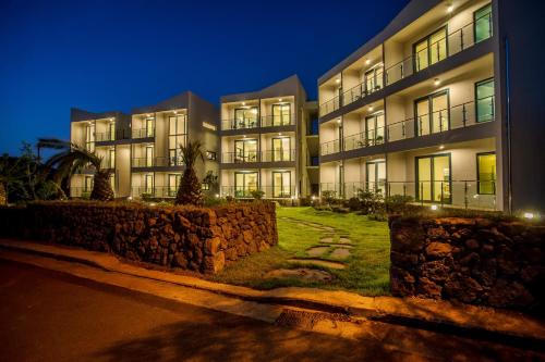 Hallim House | Discover Poema Stay Pension: Family-Friendly with Breakfast
