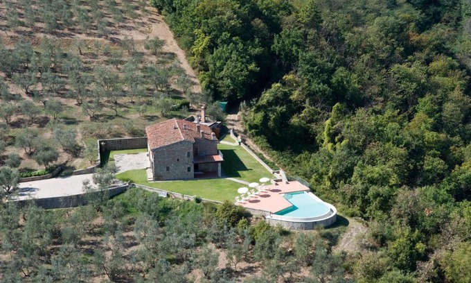 Giugnano House | Exceptional Poggio di San Biagio with Oceanfront Pool