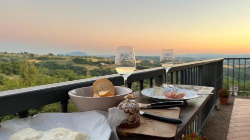 Poggiolo Apartment | Inviting POGGIO&TRAMONTO: Guest Rated 9.5 & Family-Friendly