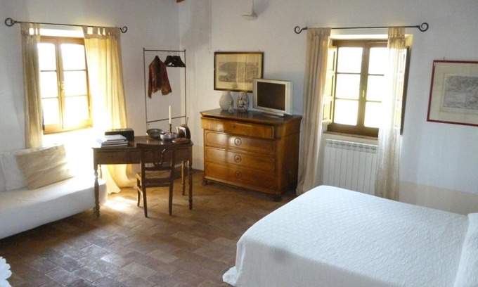 Sorano Bed & Breakfast | Top-Rated PoggioBa: Pet-Friendly Retreat with Breakfast