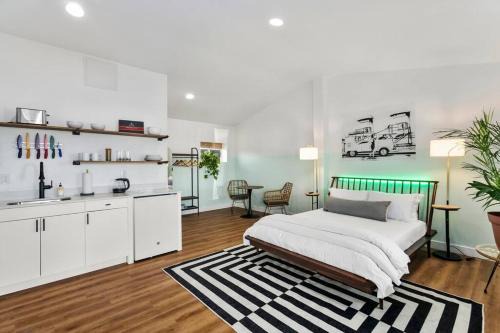 Chandler Apartment | Relaxing Pohakulua Studio Suite with Ocean View & Pool