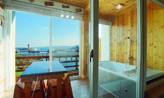 Pohang Apartment | Cozy Pohang Firenze Pension with Breakfast and Kitchen Access