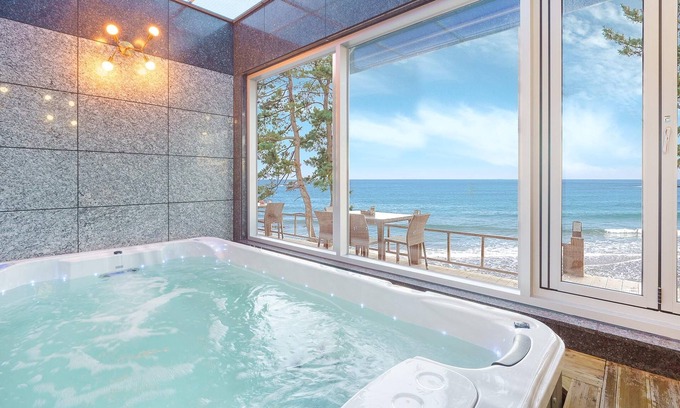 Pohang House | Family-Friendly Pohang Playbeach Poolvilla with Kitchenette