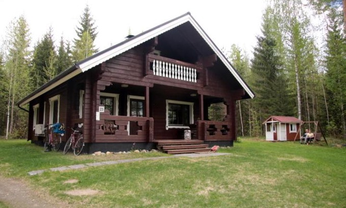 Kontiolahti House | Discover Pohjantilan Hirsituvat - Pet Friendly with Ocean Views