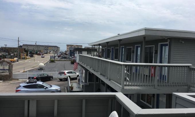Misquamicut Hotel | Discover Family-Friendly Comfort at Point 1 Resort & Motel