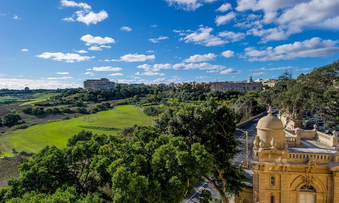 Mdina House | Cozy Point de vue Guesthouse with Breakfast & Family Amenities