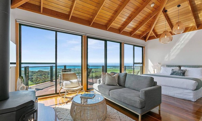 Apollo Bay Villa | Unforgettable Point of View Villa - Ideal Couples Retreat