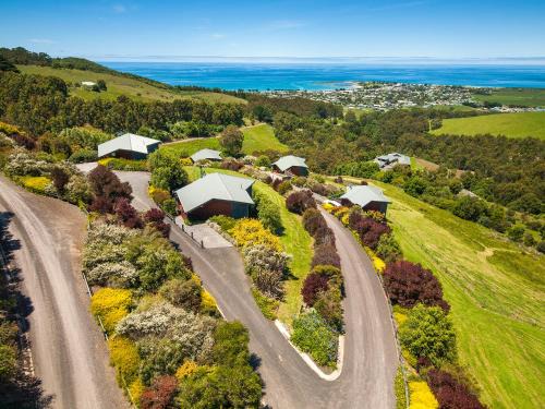 Apollo Bay Villa | Oceanfront Point of View Villas - Rated 9.5 by Guests