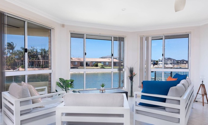 Yamba House | Experience Comfort at Point Witonga with Pet-Friendly Amenities