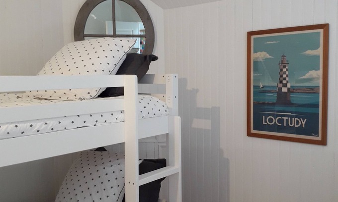 Ile-Tudy House | Cozy Fisherman's Cottage Steps from the Ocean in Ile-Tudy