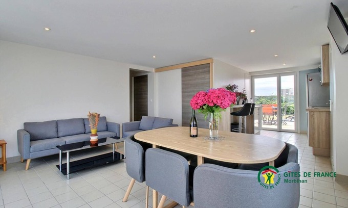 Damgan House | Oceanfront Pointe de Pénerf - Family-Friendly Getaway
