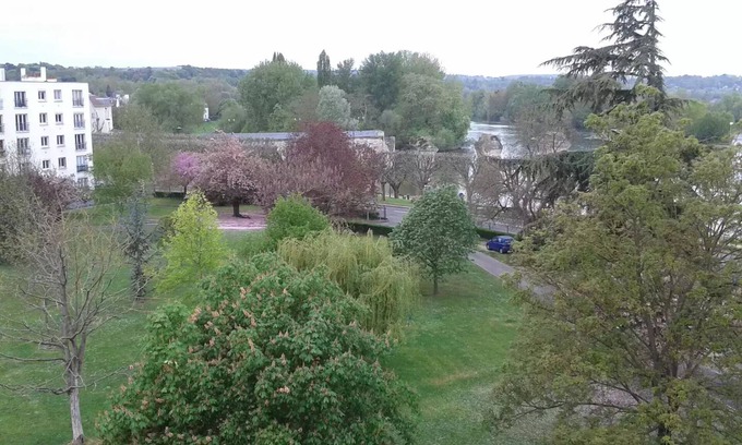 Poissy Apartment | Convenient Poissy Suite Just 5 Minutes from RER A