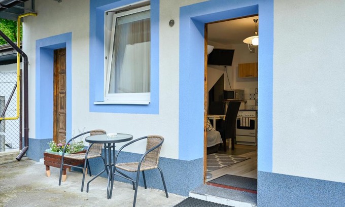 Dziaki Lesne House | Family-Friendly Room with Kitchenette - Guest Rated 9.2