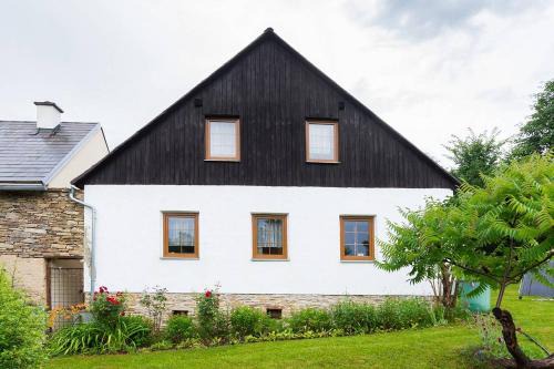Micovice House | Family-Friendly Retreat at Poklidná Chalupa with Pool