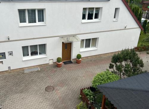 Elblag House | Discover POKÓJ POMORSKA: Family-Friendly Retreat with Hot Tub