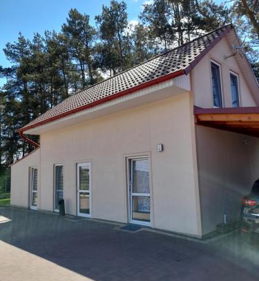 gmina Łubniany House | Cozy Pokoje FreeDoor: Family-Friendly Stay with Top Ratings