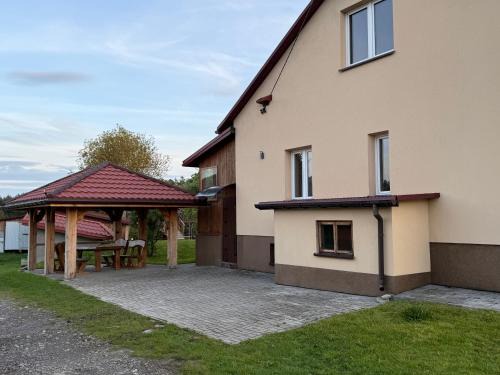 Adamow House | Guest Rated 9.5: Pokoje Gościnne Pod Szyszkami Awaits