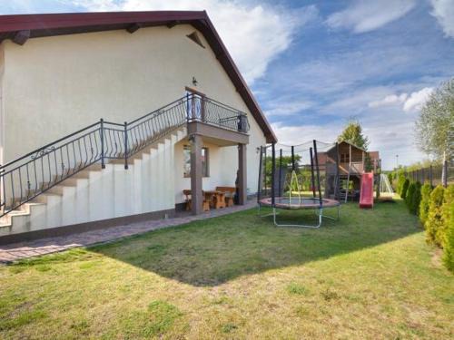Rewa House | Pet-Friendly Pokoje Gościnne R10 with Family Amenities