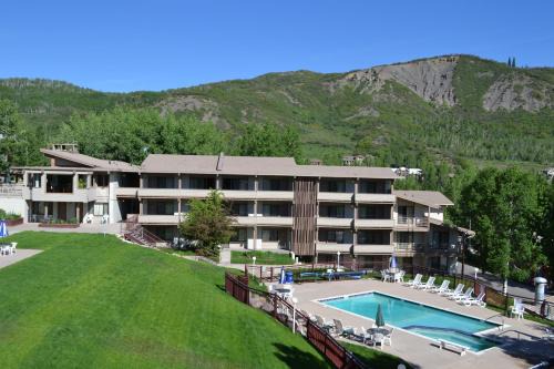 Snowmass Village Resort | Explore the Oceanfront Charm of Pokolodi Lodge