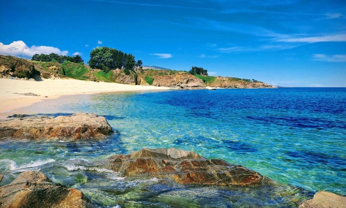 Fazouro Apartment | Experience Coastal Bliss at Polas Beach Loft - Rated 9.9/10