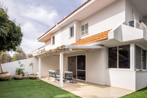 Netanya Villa | Serene Family Retreat at Poleg Serenity Villa by Sea N' Rent