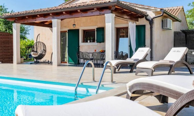 Sveti Petar u Sumi House | Exceptional Poli Murvu with Oceanfront Pool & Spa