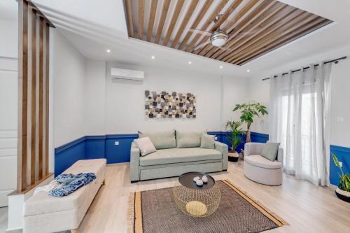 Ermoupoli Apartment | Polis Suite: Family-Friendly 4-Star Stay with Perfect Ratings