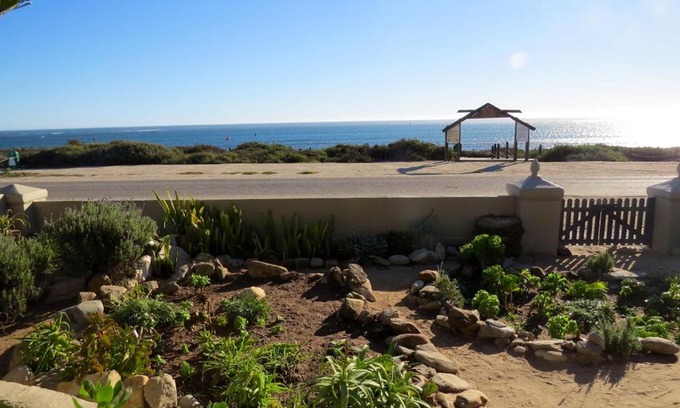 Port Nolloth Apartment | Explore Oceanfront Comfort at Polka & Nollies Hotel