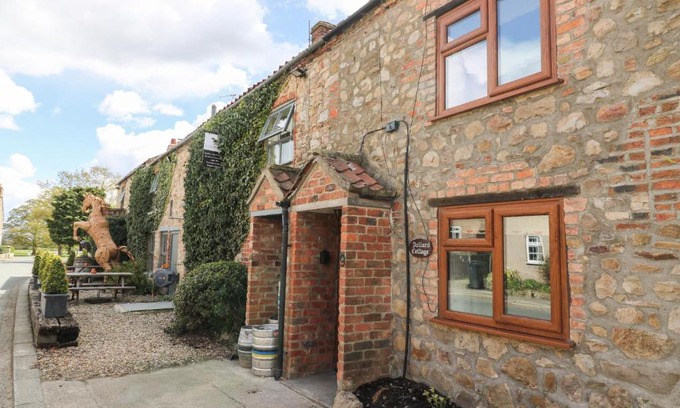 Kirkby Fleetham House | Pet-Friendly Retreat at Pollard Cottage - 4-Star Gem
