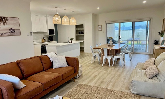 Waterhouse House | Pollie's - Pet Friendly Outside