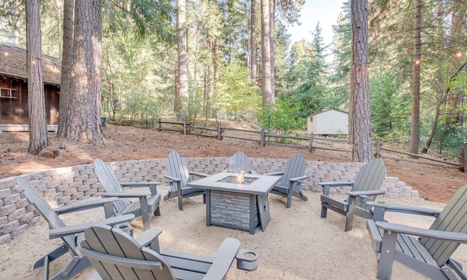 Pollock Pines Cabin | Ultimate Pollock Pines Cabin: Game Room & Family-Friendly