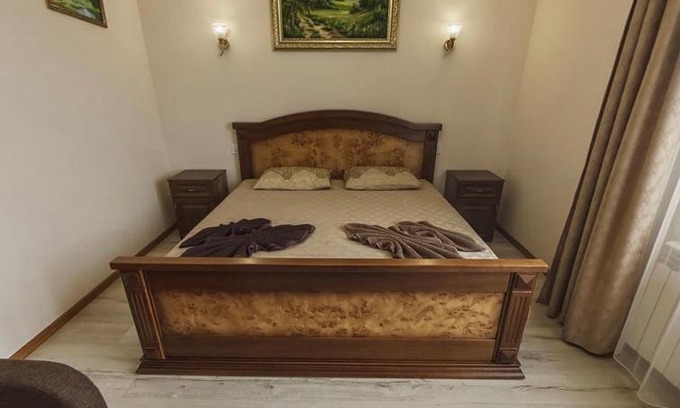 Polyana Apartment | Discover Polyana Apart: Family-Friendly with Hot Tub