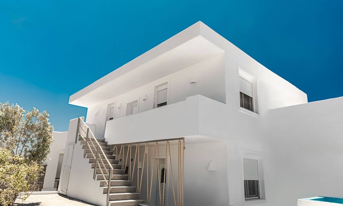 Perivolos Apartment | Pomegranate Tree House 1.5km from Black Beach