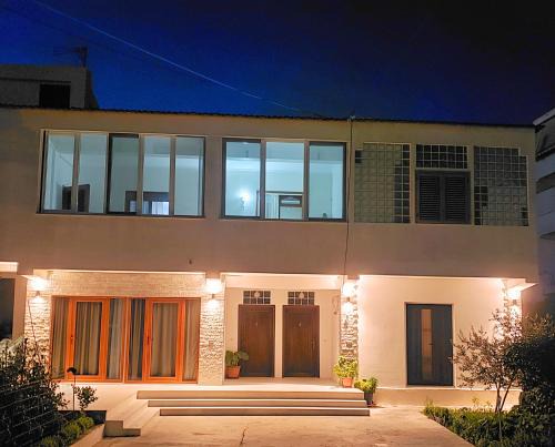 Durres Apartment | Exceptional Oceanfront Stay at Pomegranates & Olives Guesthouse