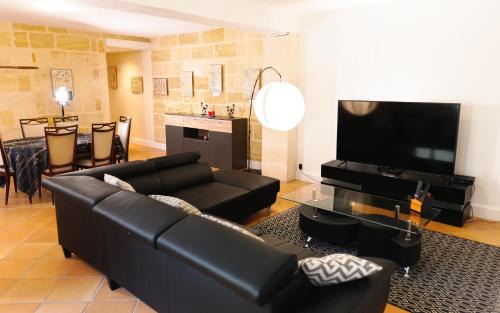 Pomerol Villa | Discover Pomerol au Cœur: Family-Friendly Retreat Awaits