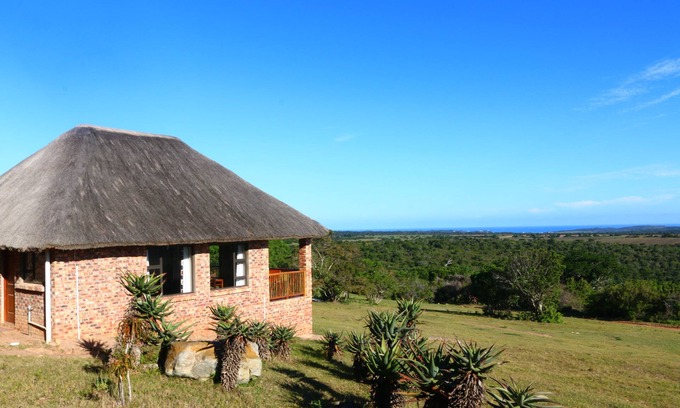 Seafield Cabin | Pomeroy Lodges: Family-Friendly Retreat with Dining & More
