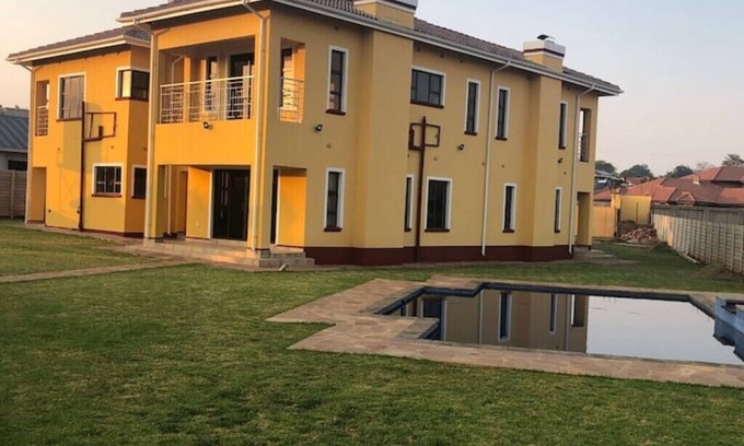 Harare House | Explore Pomona BB House: Family-Friendly Suites & Amenities