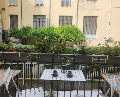 Historical Downtown Salerno Apartment | Pomona Guest House