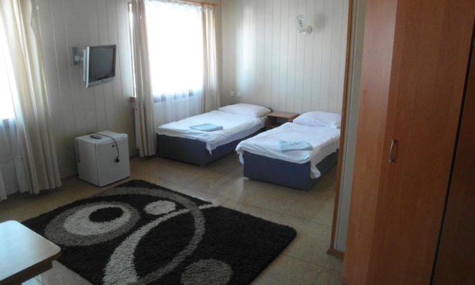 Czaplinek Hotel | Cozy Pomorska Zajazd with Kitchen & Breakfast Options