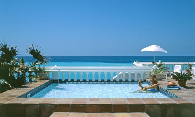 Southampton Resort | Elegant Pompano Beach Club: Ocean Views & Spa Retreat