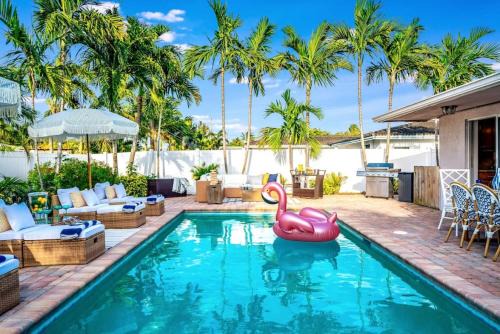 Garden Isles House | Discover Pompano Pool Paradise with Relaxing Hot Tub Access