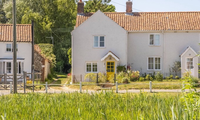Edgefield House | Pet-Friendly Pond Cottage with Ocean Views in Norfolk