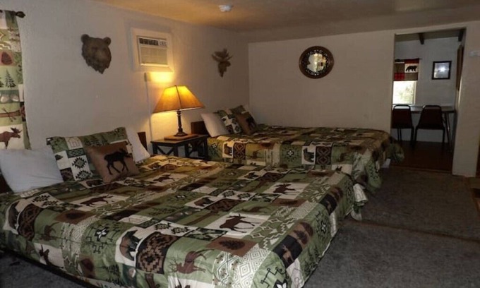 Ruidoso Cabin | Inviting Ponderosa Cabins - Pet Friendly with Lake Views