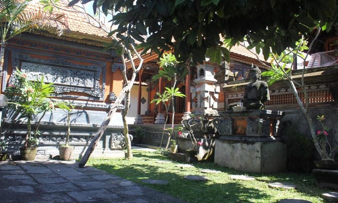 Tumbu Village House | Affordable Comfort at Pondok Intaran with Kitchen Access