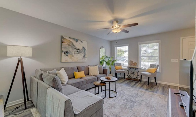 Huntcliff House | Ideal Pondside at Sweetoak Getaway | Steps from Ft Jackson