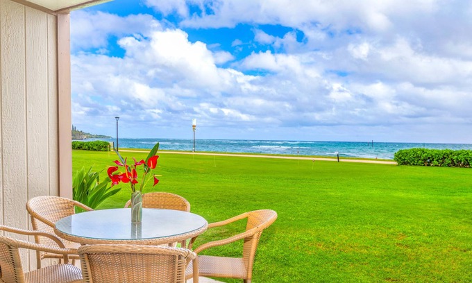 Kapaa Condo | Pono Kai B109: Oceanfront Retreat with Pool & Spa Amenities