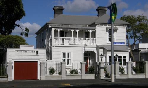 Ponsonby House | Discover Ponsonby Manor: 5-Star Stay with Unique Amenities