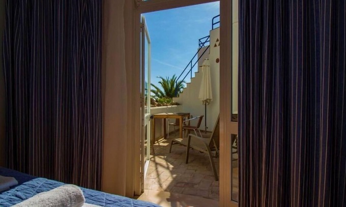 Salema Apartment | Ponta da Piedade Apt - Oceanfront Haven with Breakfast
