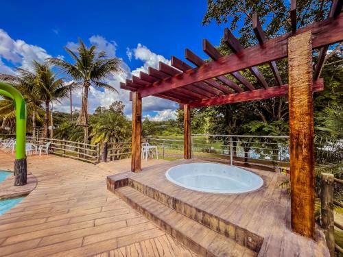 Caldas Novas Apartment | Discover Pontal do Lago Caldas Novas: Family-Friendly Retreat
