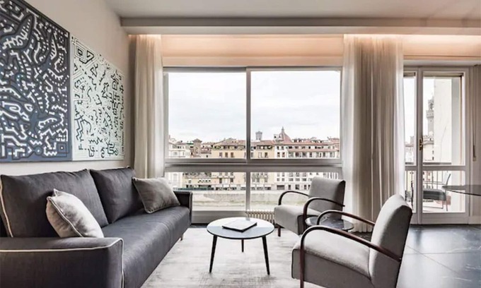 Oltrarno Apartment | Perfect Ponte Vecchio Suite with Balcony Overlooking Arno